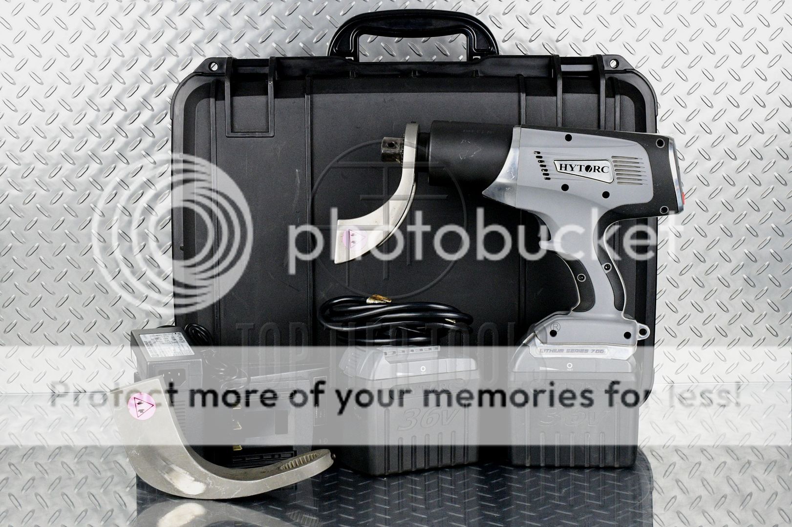 HYTORC Torcgun BTM700 BatteryOperated Electric Torque Wrench LiIon